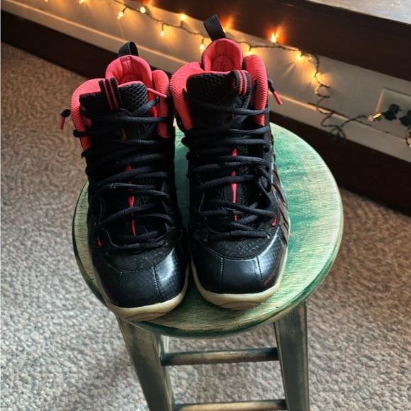 Black Bape size 7 
Blue Foamposite size 6.5y 
Black Foamposite size 6.5y - Picture 5 of 6